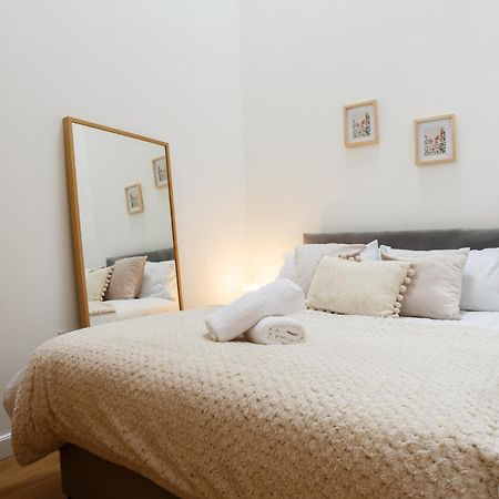 Cozy Downtown Loft In Bradford Appartement Bradford  Buitenkant foto